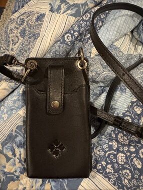 Patricia Nash Black Leather Farleigh Crossbody Phone Pouch